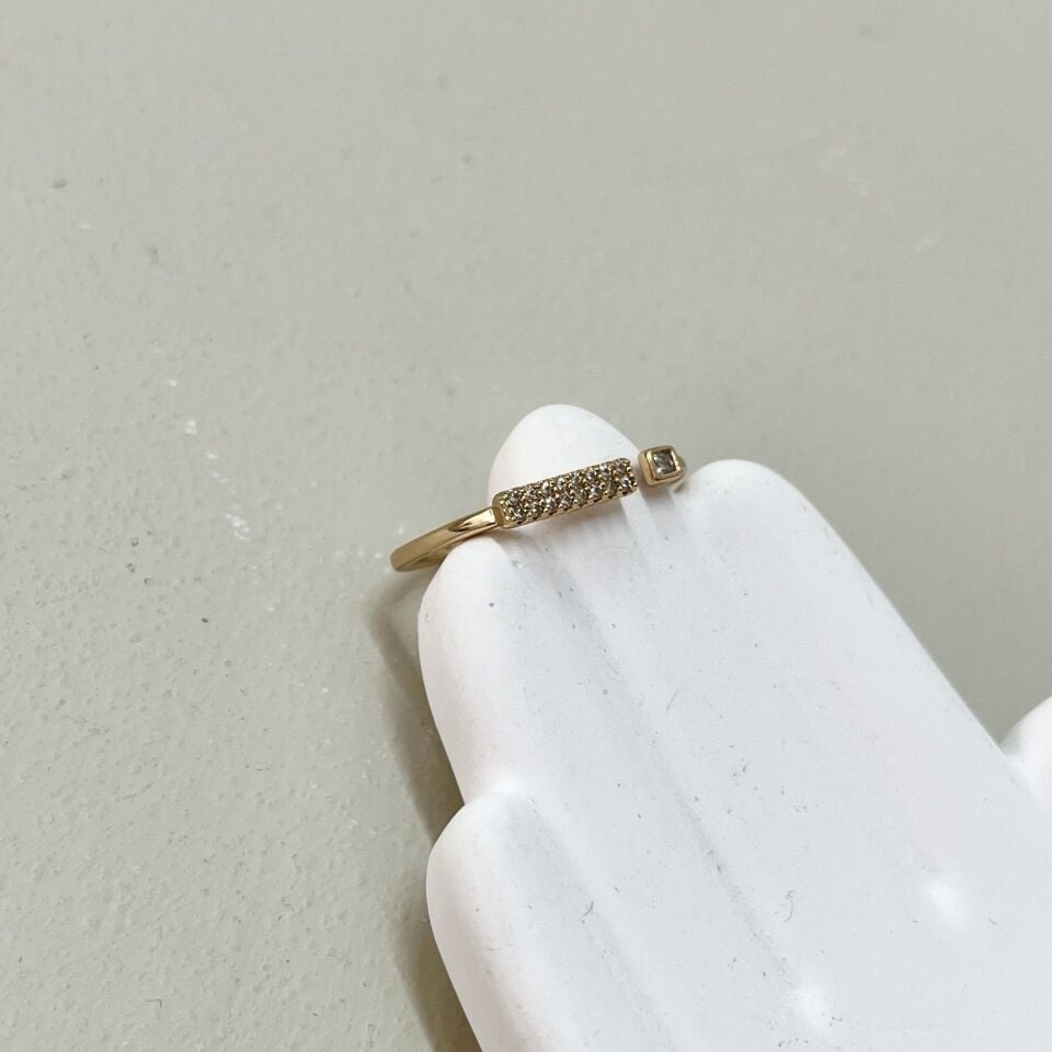 Xuping Taşlı Yüzük