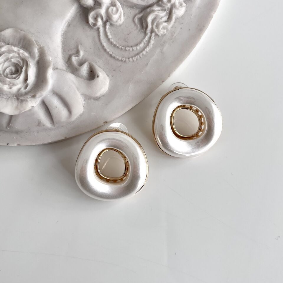 İthal Yuvarlak Beyaz Küpe