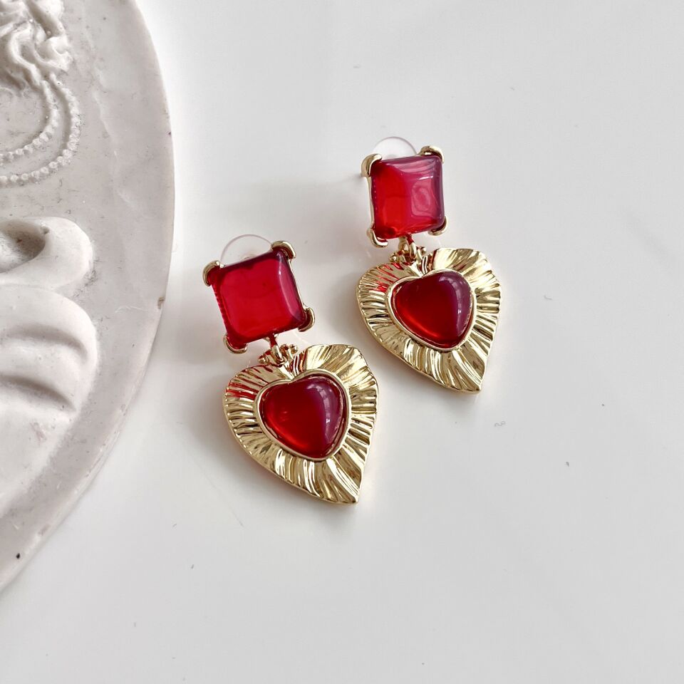 İthal Kalpli Kırmızı Küpe