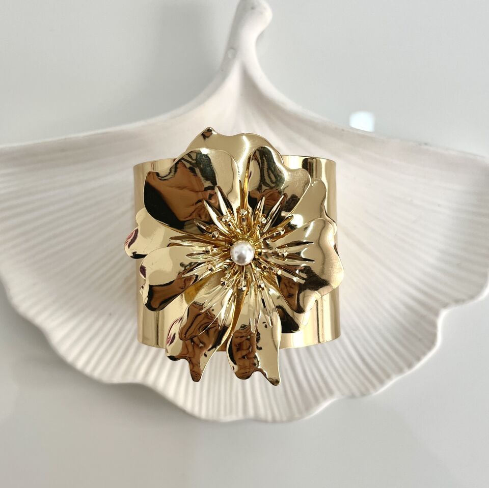 İthal İnci Detay Çiçek Vip Kelepçe