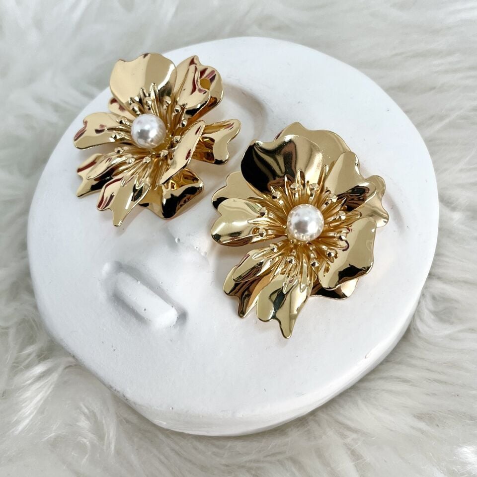 İthal İnci Detay Çiçek Vip Küpe (Rose Gold)
