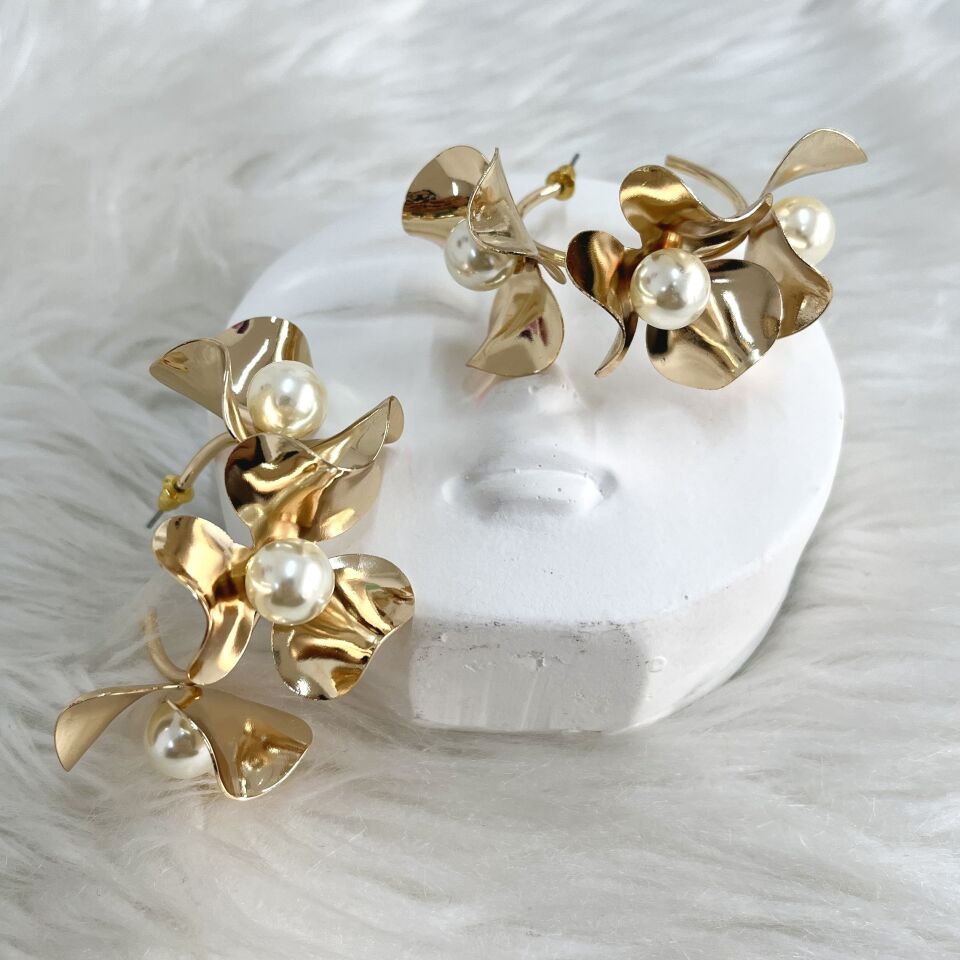 İthal İnci Detay Çiçek Vip Küpe