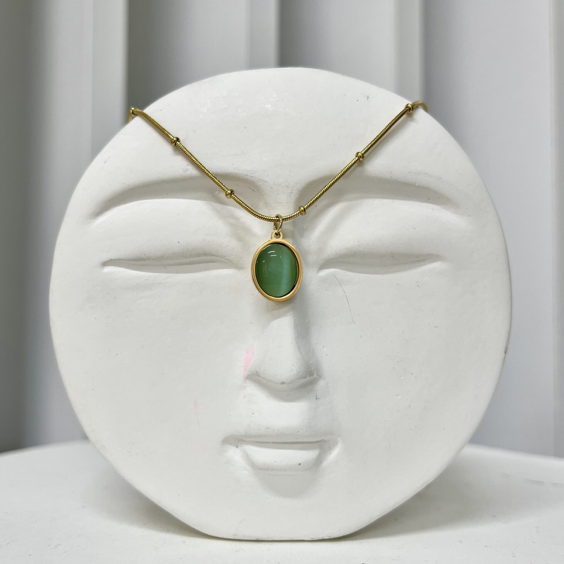 Çelik Kedi Gözü Oval Yeşil Kolye