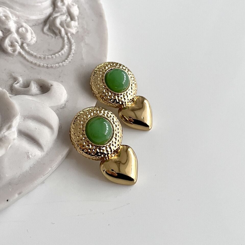 Çelik Kalpli Yeşil Küpe