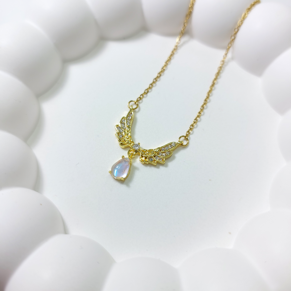 Çelik Damla Taş Detay Kanat Kolye