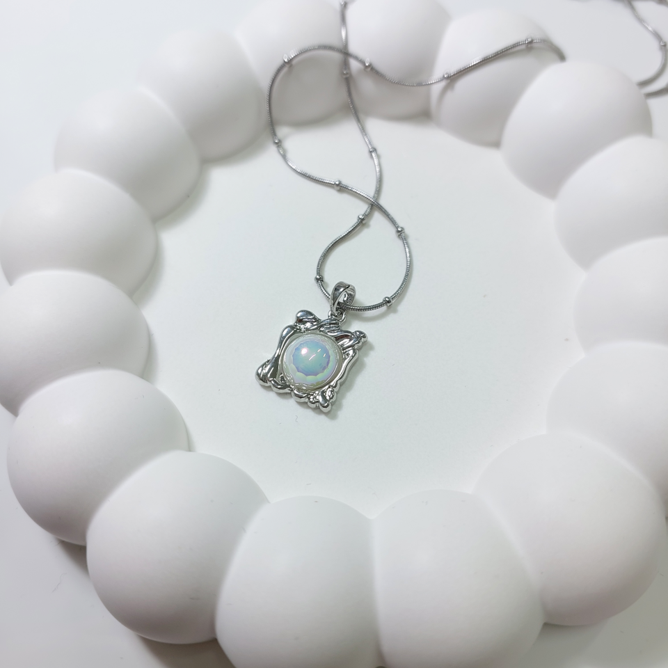 Çelik İnci Görünümlü Kolye