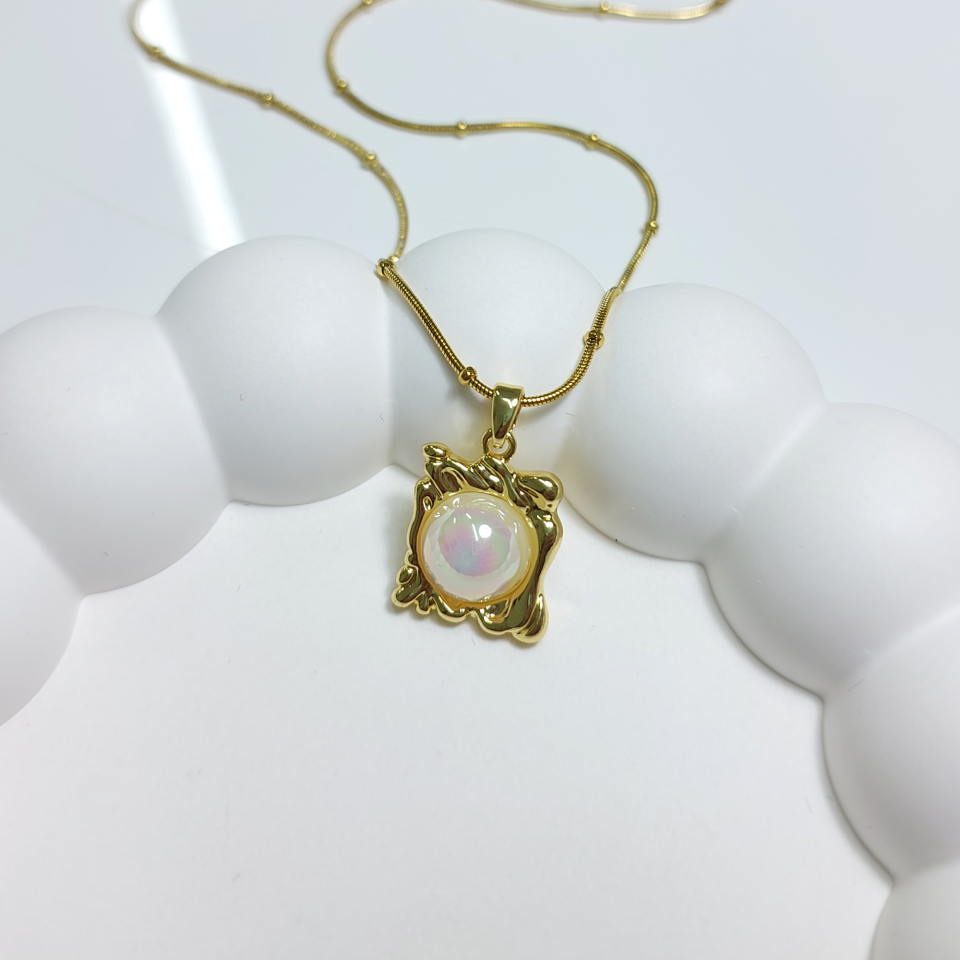 Çelik İnci Görünümlü Kolye