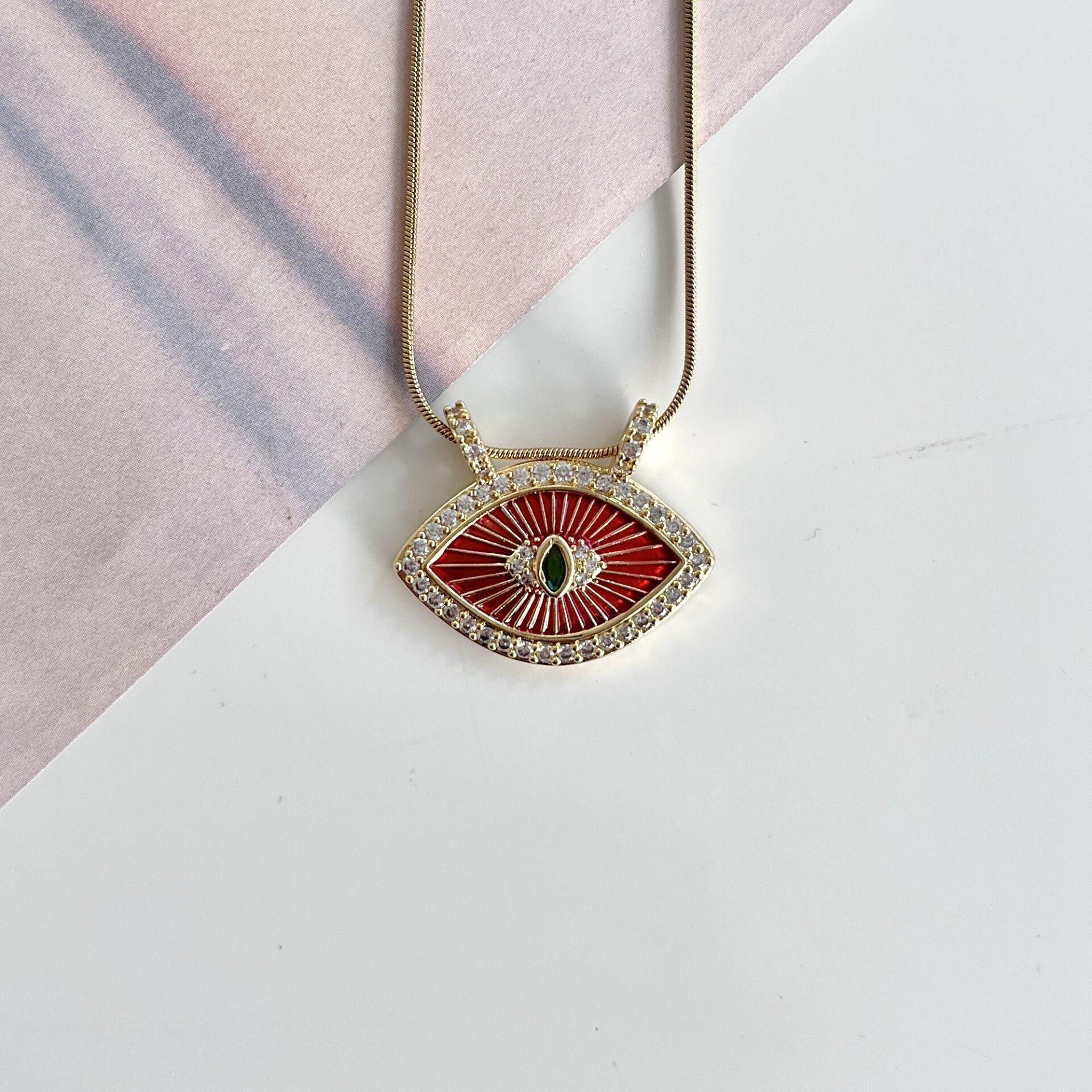 Çelik Taşlı Göz Kolye