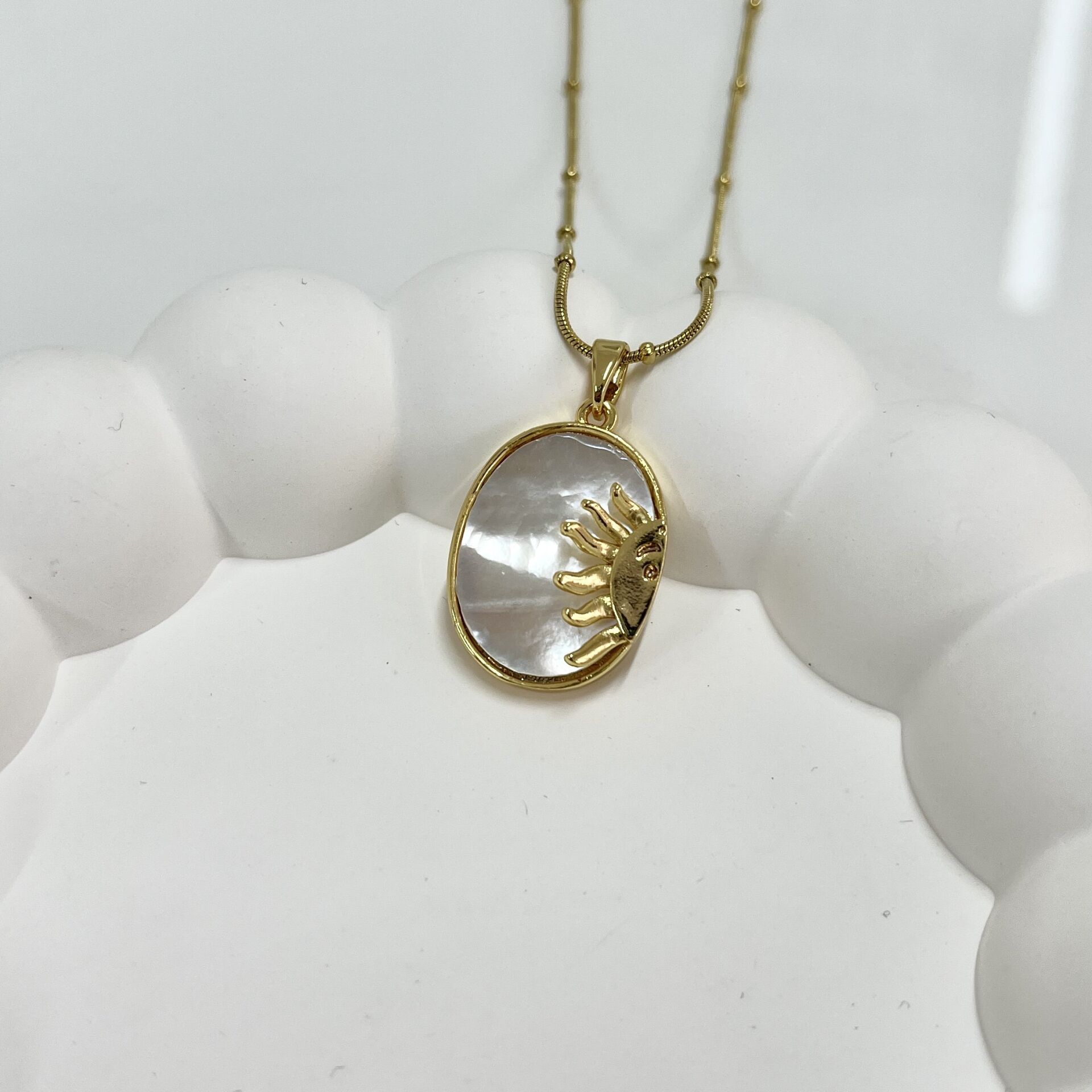 Çelik Sedef Taşı Güneş Kolye