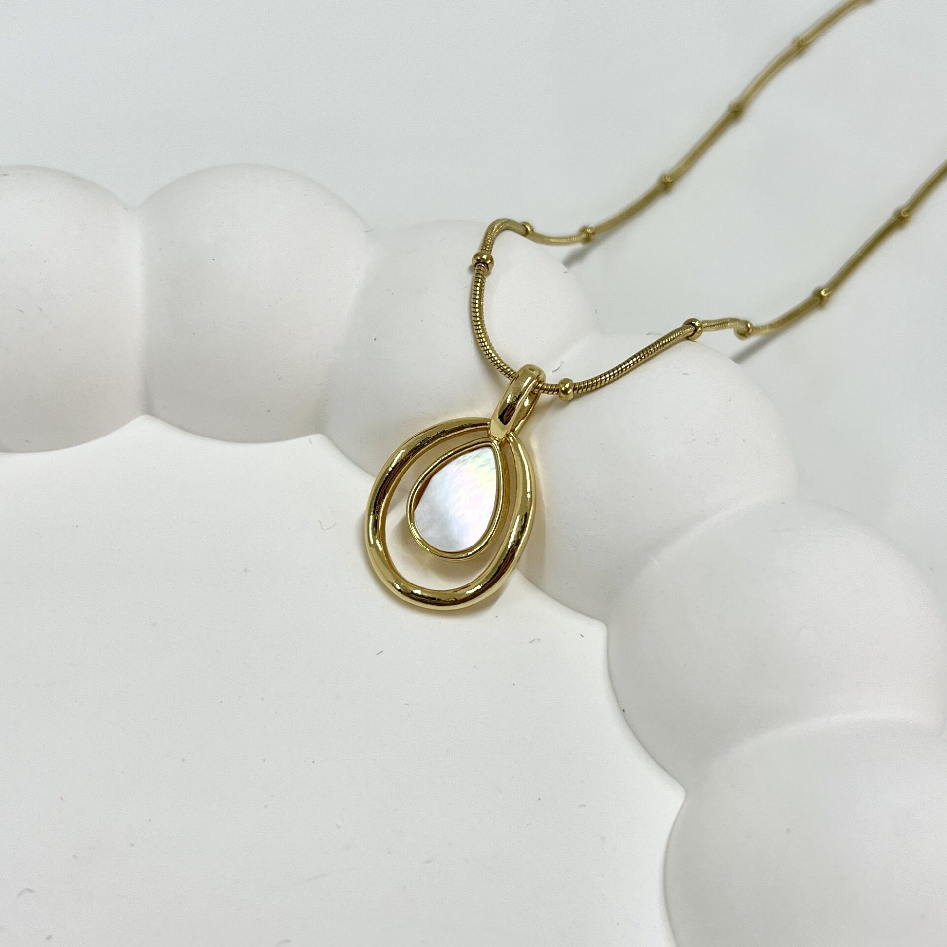 Çelik Sedef Taşı Damla Kolye