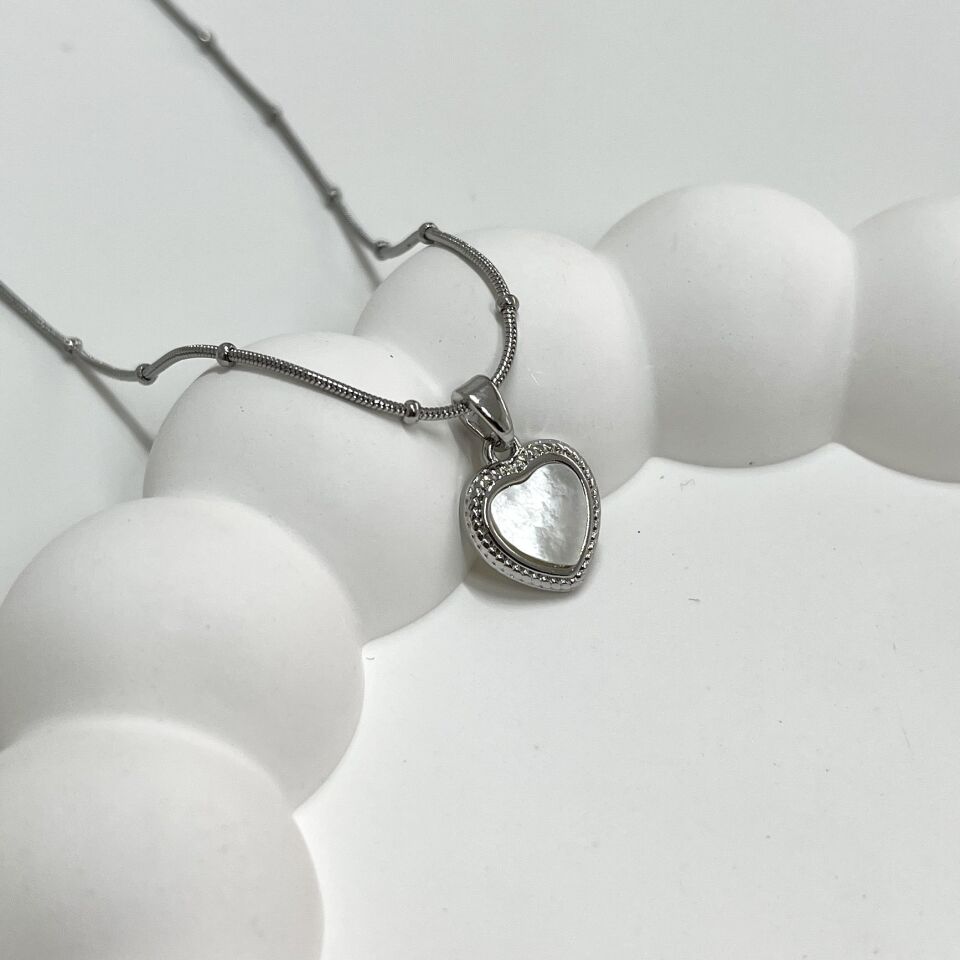 Çelik Sedef Taşı Kalp Kolye