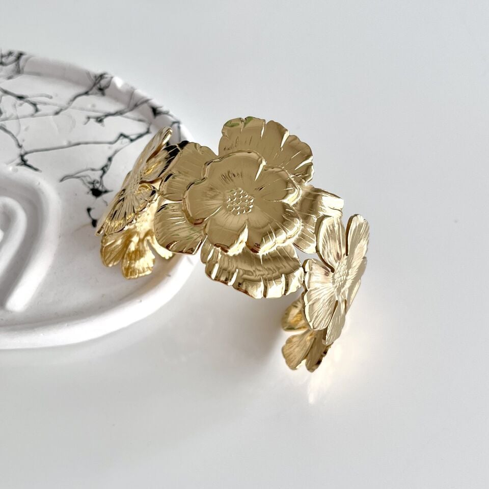 Çelik Çiçek Desenli Kelepçe