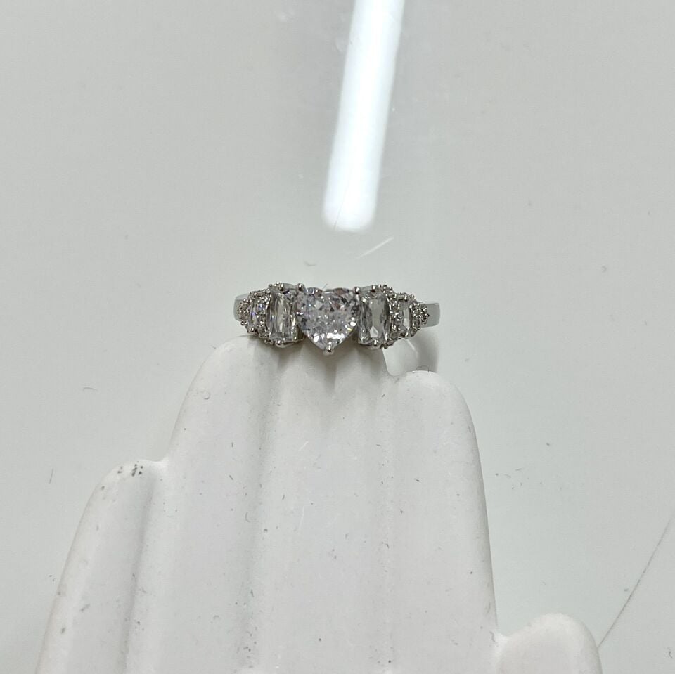 Taşlı Kalp Prenses Yüzük