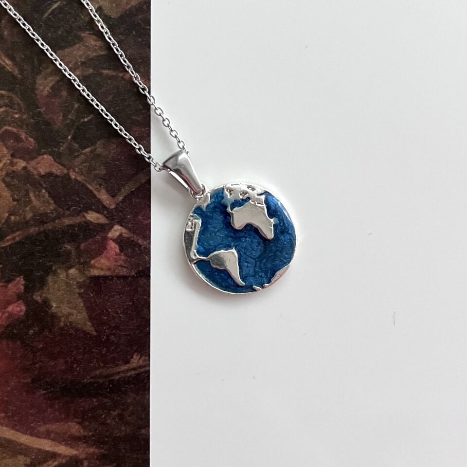 Çelik Dünya Kolye